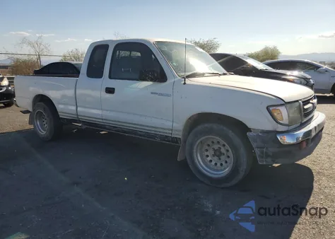 1999 Toyota Tacoma Xtracab z USA, uszkodzony, nr VIN 4TAVL52N2XZ491465